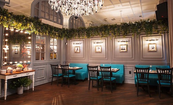Women's Cafe